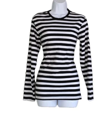 Camiseta Hot Topic Negra Blanca Rayas Gótica Wednesday Adams Beetlejuice Pequeña   Foto 1 de 4