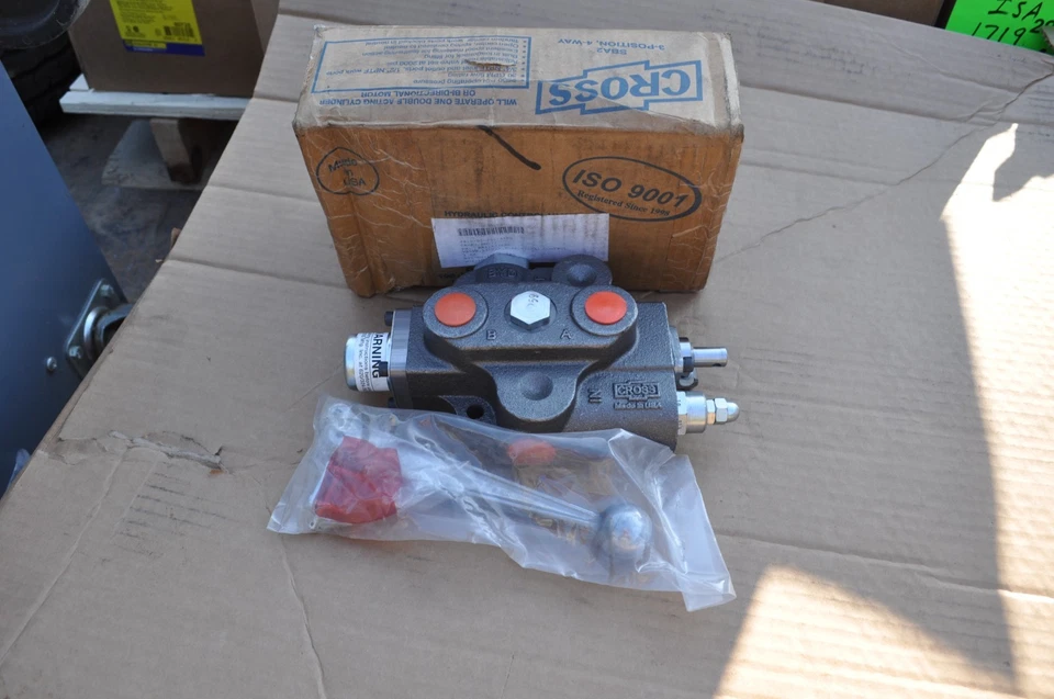 Cross 131135 Directional Control Valve - Silver
