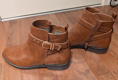 Nuevos en Caja Botines Kelly & Katie Gavilea Marrón, Talla 7.5 Foto 1 de 4