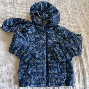 UNIQLO Boys' Navy Blue Camo Packable Hooded Puffer Jacket Coat Size 5-6Y Zip - Picture 1 of 13