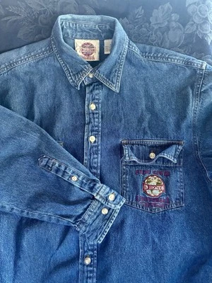 De Colección Universal Pictures Film Crew On Location Azul Denim Jean Camisa Chaqueta Hombres S Foto 1 de 4