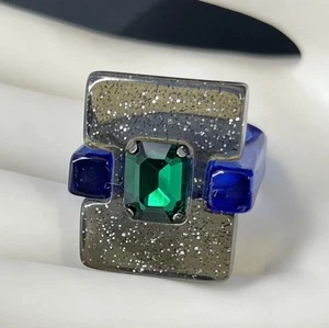 Anello modernista lucite blu nero glitter strass misura 8 grosso post moderno - Foto 1 di 10