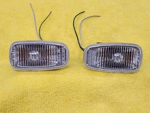 2004 2005 2006 Scion XB / XA Front Fender Side Marker Light SET- OEM - Picture 1 of 9