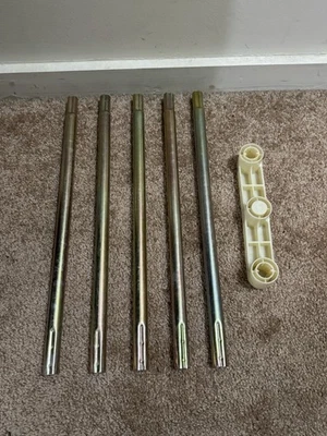 Juego completo de postes y piezas de cadera animados de tamaño natural Gemmy Halloween Foto 1 de 4