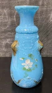 Jarrón antiguo de vidrio de leche Dithridge azul opalino 9" pintado a mano detalle dorado - Imagen 1 de 8