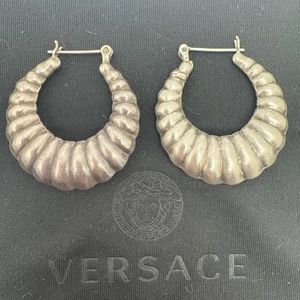 ๐ซ Vintage Sterling Silver Ribbed Fluted Hoop Earrings โ 1.25โ Huggie Style ๐ - Picture 1 of 7