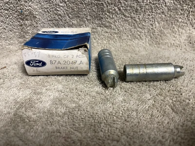 NOS FORD B7A-2047-A 1956 1957 1958 FAIRLANE THUNDERBIRD PORCAS AJUSTADORAS DE SAPATO DE FREIO - Imagem 1 de 4