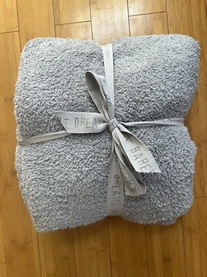 Barefoot Dreams NUEVA Manta Acozychic Luxe Costilla Tirar en Lino/Gris Cálido -45x60 Foto 1 de 2