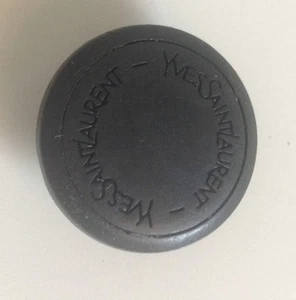  BOTTONE D'ABBIGLIAMENTO YVES SAINT LAURENT - Picture 1 of 3