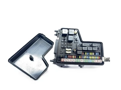 Relé de caja de fusibles del motor Ram 1500 2005 04-05 Ram 2500 3500 05026034AB Foto 1 de 4