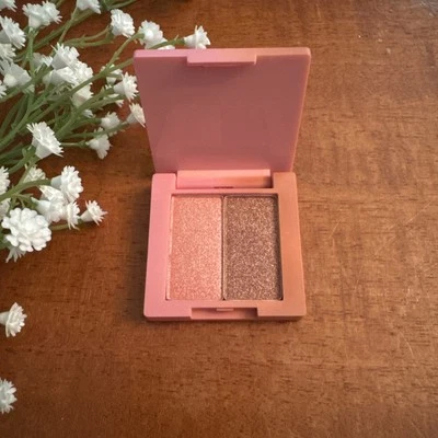 NEW Farah Pressed Pigment Eyeshadow Duo ~Forget Me Not & Nectar~ - Image 1 of 4