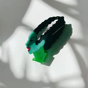 Garras de Terciopelo Novia de Frankenstein Garra de Pelo | Clip de Garra en Bolsa de Viaje de Terciopelo - Imagen 1 de 11