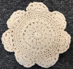 12 Pezzi Tovaglietta 6" Tonda Cotone Fatta a Mano Fine Uncinetto Pizzo Centrini - Beige - Foto 1 di 2