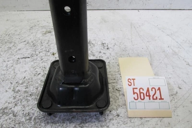 Soporte de montaje de parachoques trasero pasajero derecho Suzuki Verona 2004-2006 Foto 1 de 4