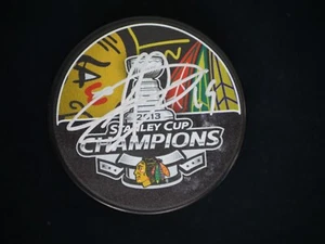 JONATHAN TOEWS SIGNED 2013 STANLEY CUP CHAMPIONS PUCK BECKETT WITNESSED CHICAGO - Picture 1 of 2