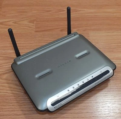 Belkin (F5D9230-4) 54 Mbps 4-Port 10/100 Wireless G Plus MIMO Router w/ AC Power - Image 1 of 4