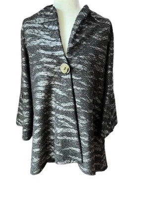 Abrigo/capa para mujer Yushi estampado negro y gris botón delantero, talla L. Foto 1 de 4