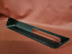 Panel de entrada de aire fresco Aston Martin Classic AMV8 usado original R/H - Imagen 1 de 5