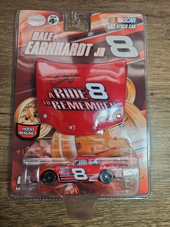 Dale Earnhardt Jr #8 Sharpie Chevy Monte Carlo NASCAR 2007 1/64 con imán de capó Foto 1 de 4