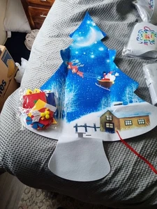 Job Lot 4 X Felt Christmas Tree With Ornaments, Hanging Stick On Cool Item - Picture 1 of 4