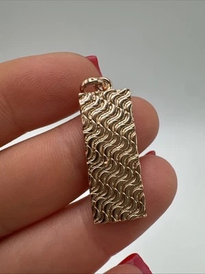 Textured Wavy Ingot 14ct Rolled Gold Bonded Pendant Hallmarked 585RG Gift Idea Foto 1 de 4