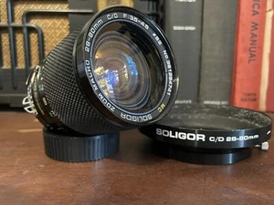 Soligor zoom macro 28-80 C/D f/3.5-4.5 lens w/ hood for Nikon Ai F mount cameras - Picture 1 of 4