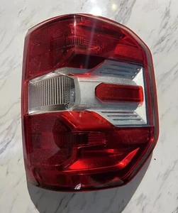 Luz trasera halógena derecha Ford Maverick 2022 2023 2024 2025 OEM 2022 - Imagen 1 de 7