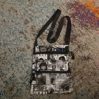 Mini bolsa tiracolo VOGUE~Muitas faces~vinil preto e branco 9x7 - Imagem 1 de 3