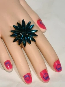 GOLD STRETCH TEAL BLUE CRYSTAL COCKTAIL FLOWER RING - Picture 1 of 4
