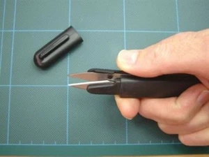 Expo 76531 Treadsnips Scissors in Safety Plastic Case With Pocket Clip 1st Post  - Picture 1 of 10