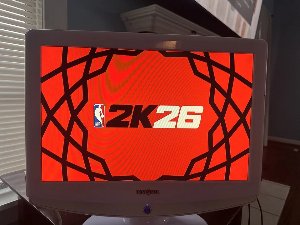 Insignia  NS-LCD19W-09  19"  720P HDMI TFT-LCD TV(White)W/Remote Retro-Gaming - Image 1 of 4