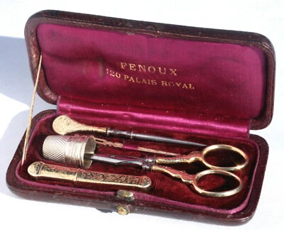 ARGENT VERMEIL Ancien nécessaire de couture Ciseaux à broder écrin PALAIS ROYAL - Photo 1/4