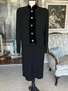 Valentino Miss V Vintage 2 pc Black with Velvet Elegant Skirt Suit Size 44 US 8 - Picture 1 of 17