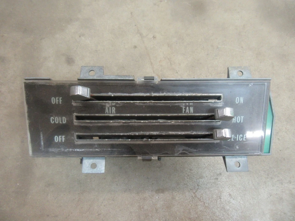 Chevrolet Impala Belair 1968 panel de tablero interior palanca de control de calefacción sin aire acondicionado Foto 1 de 3