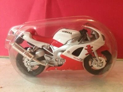 ALTAYA SUPERBE YAMAHA YZF R1 SOUS BLISTER 1/18 C8 - Photo 1/2