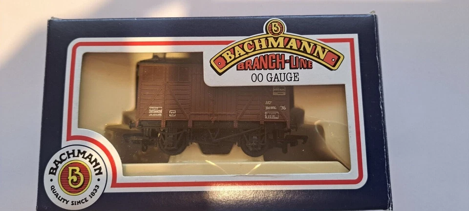 Bachmann, Branch-Line, 33-201, 12T Fruit Van (BR Grey/Brown),  00 Gauge - Image 1 of 4