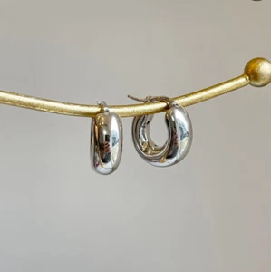 Sterling Silver Rounded Chunky Hoop Round Earrings Small 9mm x 18mm - Picture 1 of 7