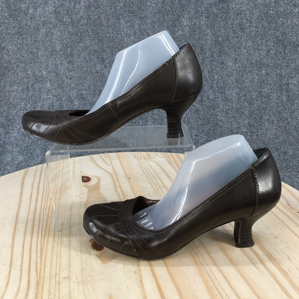 Tacones Mudd para mujer 7 M Comix Pump negro imitación cuero cómodo punta redonda gatito Foto 1 de 4