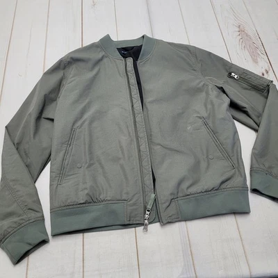 Everlane Uniform Utility Bomber Chaqueta Verde Salvia  Foto 1 de 4