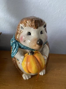 Blue Sky Ceramics Igel mit Kürbis THANKSGIVING/HERBST 2022 - 9" - NEU MIT ETIKETT - Bild 1 von 5