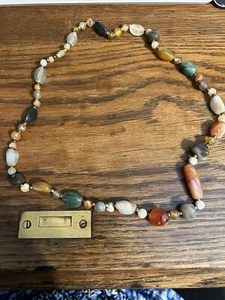 VINTAGE PRETTY MULTI COLORED NATURAL STONE BEADED NECKLACE WITH FREE SHIPPING - Picture 1 of 5