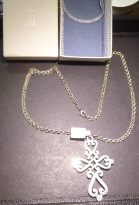 Colgante Cruz Corazón Desplazado James Avery Misión Española Plata de Ley y Cadena Foto 1 de 4