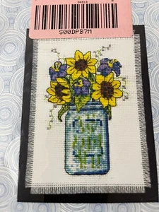 Kit de punto de cruz contado Design Works puntada y estera tarro floral de 3"X4,5" (18 unidades) - Imagen 1 de 2
