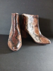 ZIGI SOHO Womens Brown Animal Print Almond Toe Stacked Heel Zip-Up Booties 8.5 - Picture 1 of 9