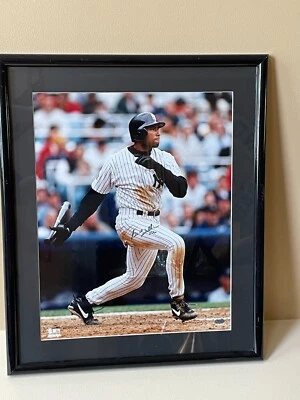 FOTO ENMARCADA FIRMADA POR BERNIE WILLIAMS 16" X 20" AUTÓGRAFO STEINER CERTIFICADO DE AUTENTICIDAD YANKEES AUTO Foto 1 de 4