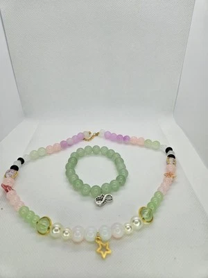 Lindo colar estilo retrô multicolorido com pulseira com coração infinito  - Imagem 1 de 4