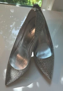 NWB Michael Kors MK Flex Kitten Pump Silver Glitter/Mirror Metallic Size 8 - Picture 1 of 12