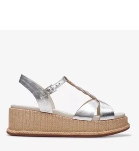 Sandali con zeppa Clarks donna KIMMEI TWIST in pelle argento nuovi con scatola taglia UK 7 E EU 41 - Foto 1 di 10