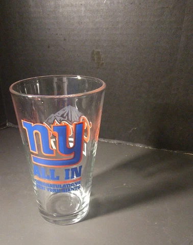 New York Giants 16 oz Satin Etch Logo Pint Glass Coors Light Cover