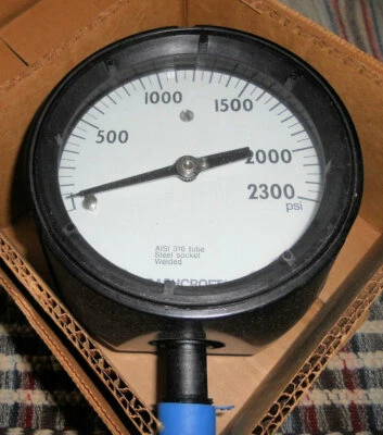 2300 Psi 4-1/2" Dial 1/2" MNPT Pressure Gauge  Ashcroft Duragauge 45-1279RS-04L - Image 1 of 2